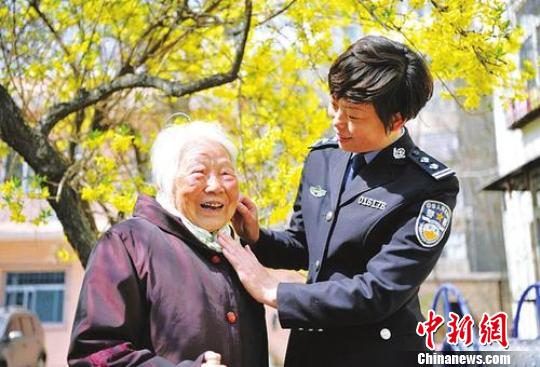 太原女警花扎根社区25年:做与时俱进的新时代警务工作者