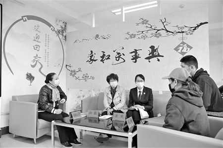 2020年8月24日,双方因感情不和协议离婚,当时赵某已怀孕9个月.