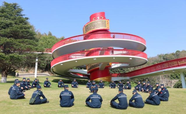 铭记烽火岁月 淬炼碧海丹心