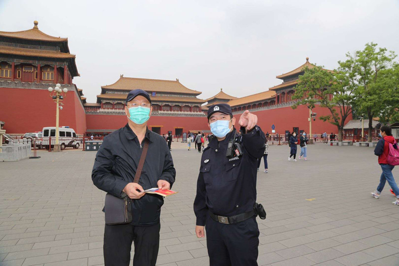 北京警方高等级勤务 护“五一”小长假社会安全稳定（图）