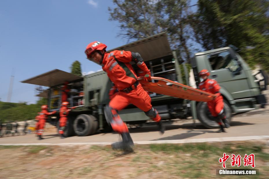 云南武警工兵分队紧贴实战开展专业强化训练