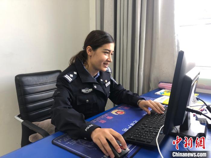 新疆帕米尔高原女民警20余载用真情“温暖”群众