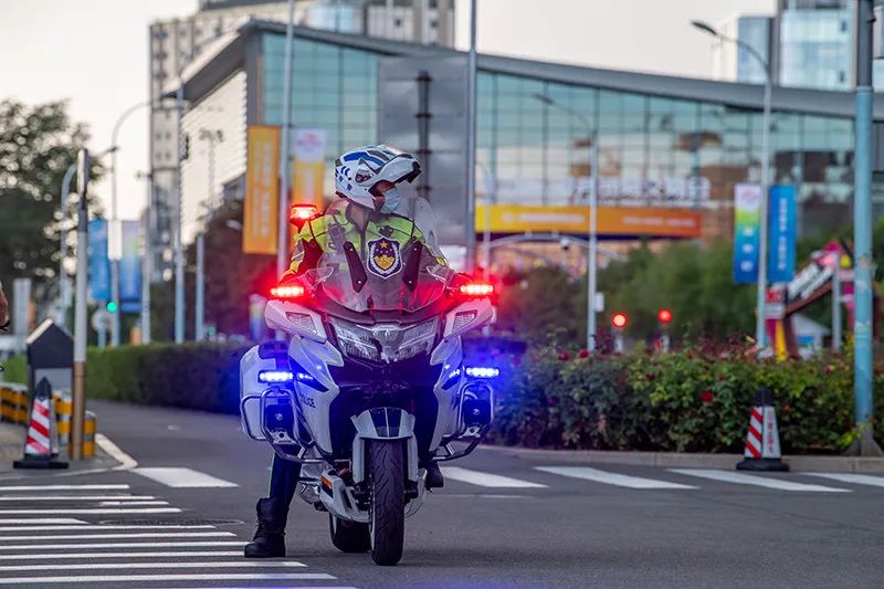 首都铁骑帅就完了