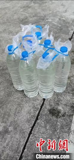 四川合江警方侦破一起液体冰毒案 缴获液体冰毒9.5公斤