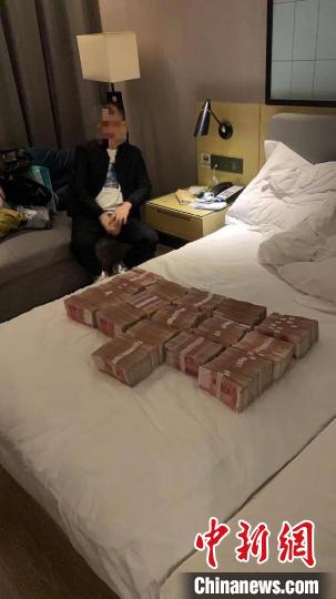 重庆警方侦破一起特大跨境网络赌博案 涉案资金流水2.2亿元