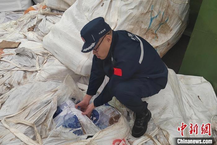 福州海警查获涉嫌走私冻品130余吨 案值约500万元