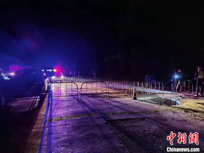 广西贺州步头大桥桥面坍塌 官方通报未造成人员伤亡
