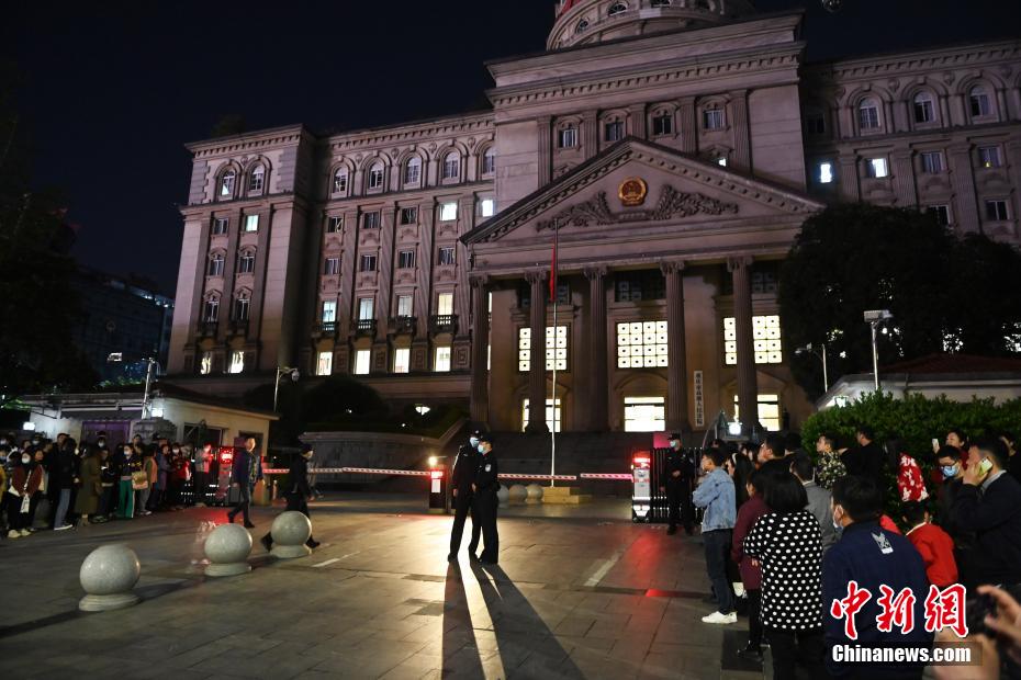 重庆市高级人民法院依法公开审理张波、叶诚尘故意杀人上诉案