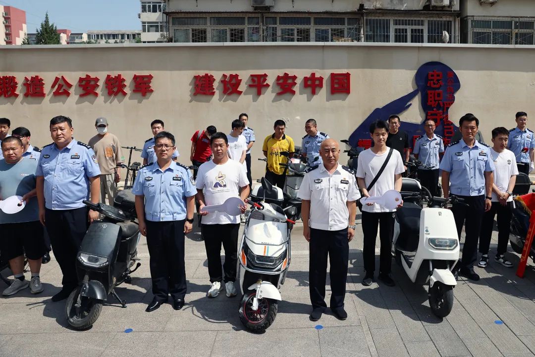 北京朝阳警方上半年抓获犯罪嫌疑人7400余名