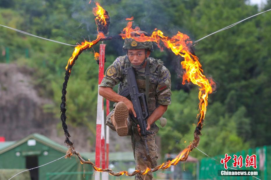 重庆武警：野外驻训砺精兵