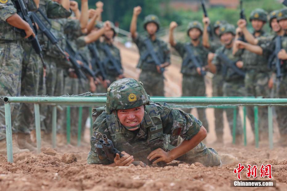 重庆武警：野外驻训砺精兵