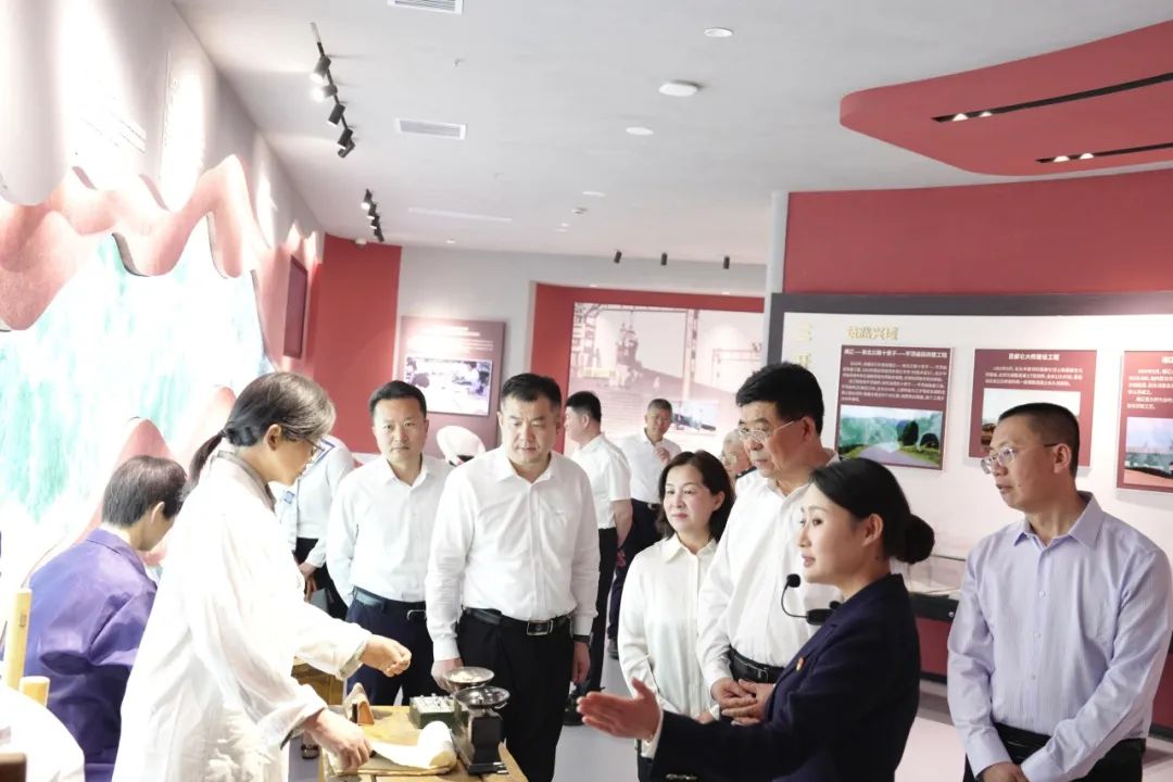 “建设‘北疆万里法治路’筑牢祖国北疆安全稳定屏障”普法宣传活动在呼和浩特市举办