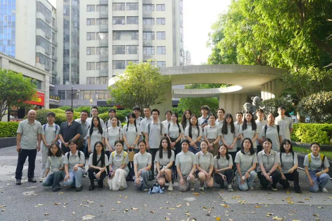 从教科书到法庭 双向赋能共育法治英才
