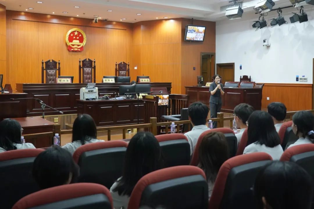 从教科书到法庭 双向赋能共育法治英才