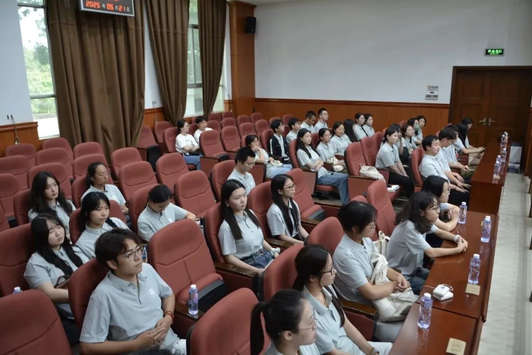 从教科书到法庭 双向赋能共育法治英才