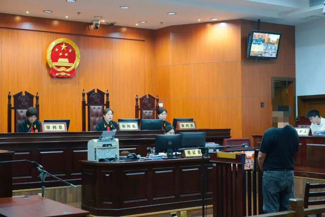 从教科书到法庭 双向赋能共育法治英才