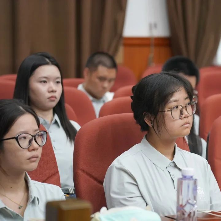 从教科书到法庭 双向赋能共育法治英才