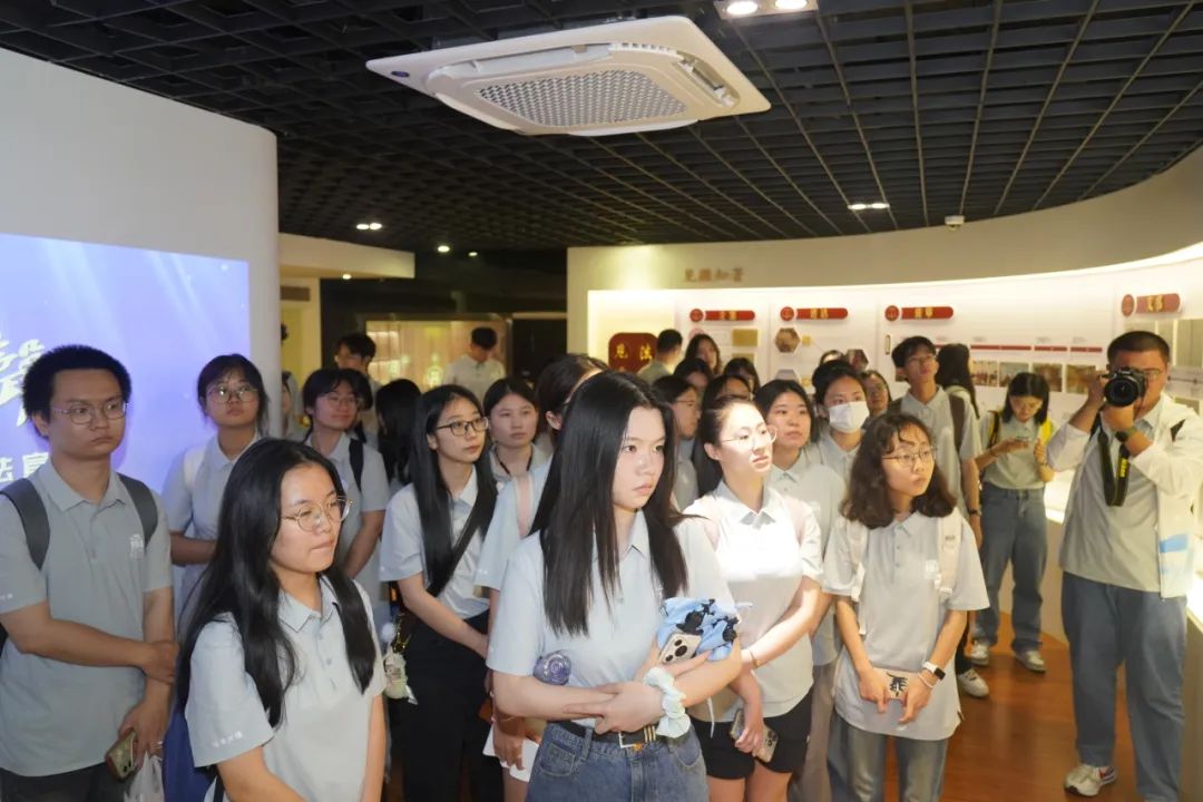 从教科书到法庭 双向赋能共育法治英才