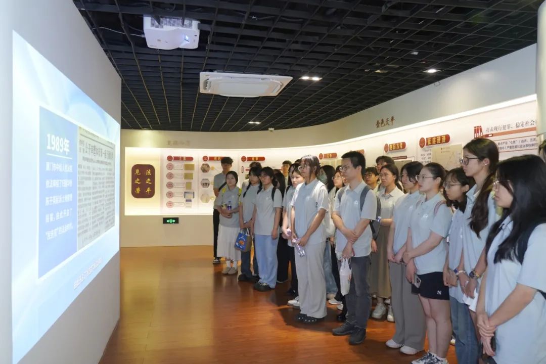 从教科书到法庭 双向赋能共育法治英才