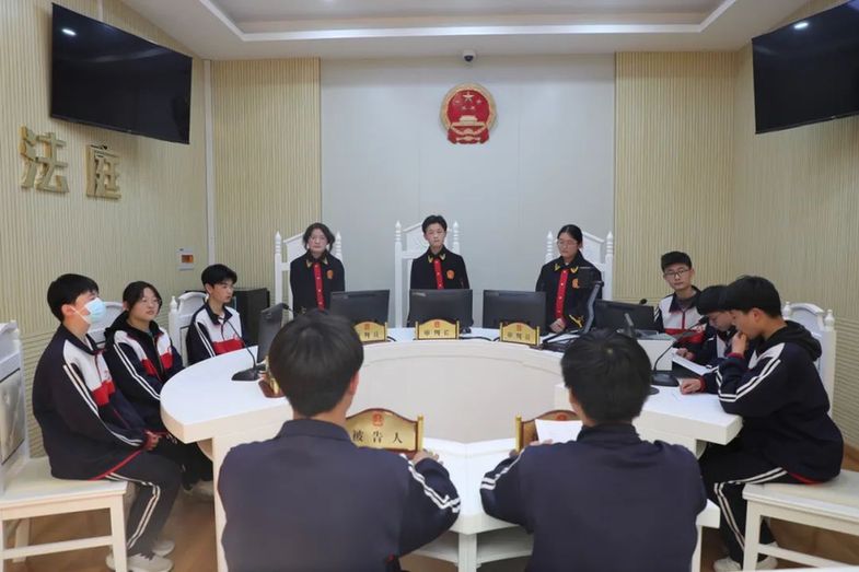 山东兰陵法院：少审六维发力 绘写兰陵枫景