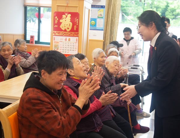以法为笔 绘就【朝夕】美丽画卷——四位全国人大代表谈服务保障【一老一小】