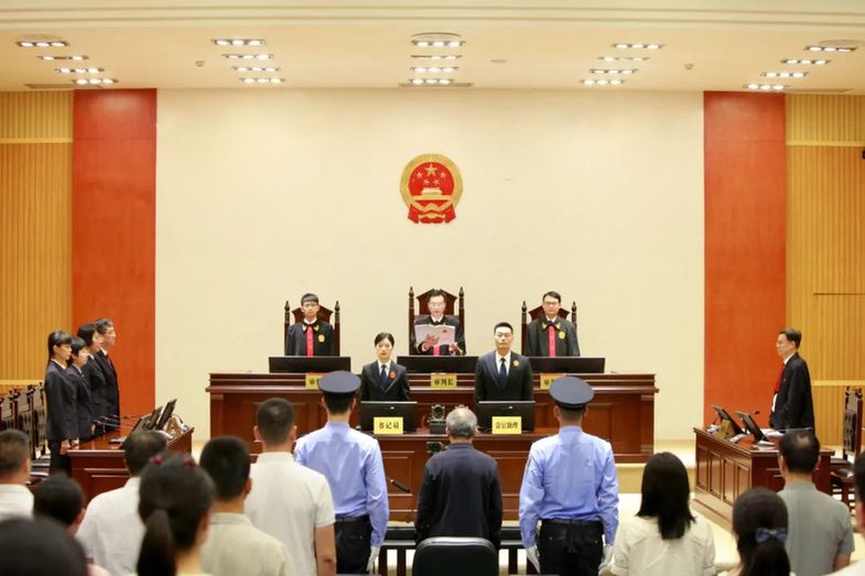 新疆维吾尔自治区政协原副主席窦万贵一审被判死缓