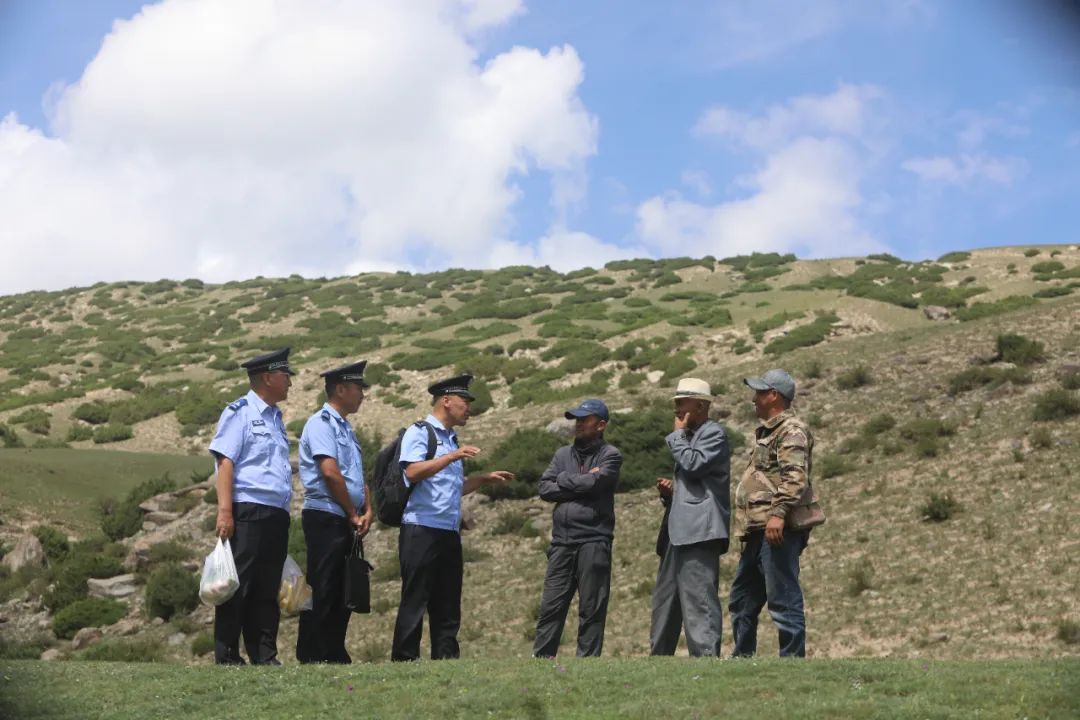“马背警务”：海拔3150米的守护