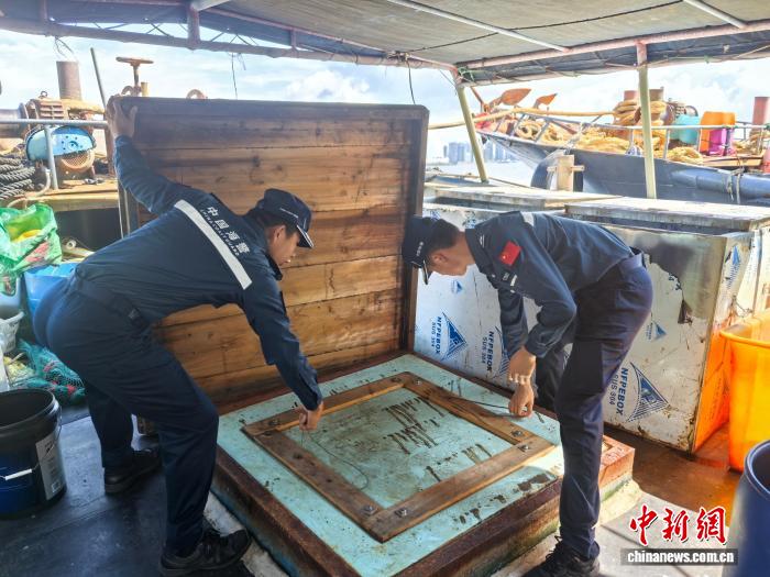 广东海警织密伏休“防护网” 查扣违法渔获物超57吨