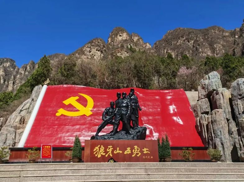 跨越80年，我们是一个战壕的同志