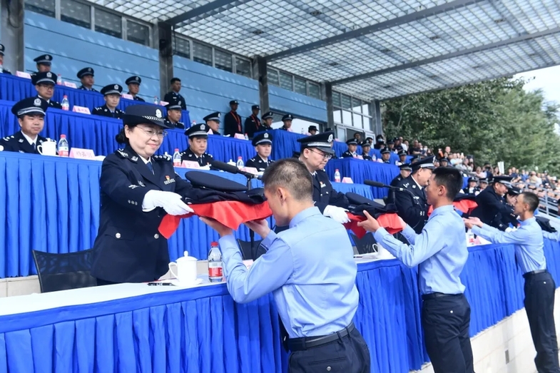 中国人民公安大学举行2025年新生警务化管理教育与训练汇报演练