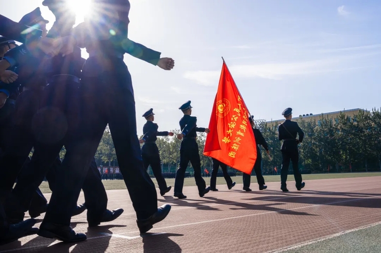 中国人民公安大学举行2025年新生警务化管理教育与训练汇报演练