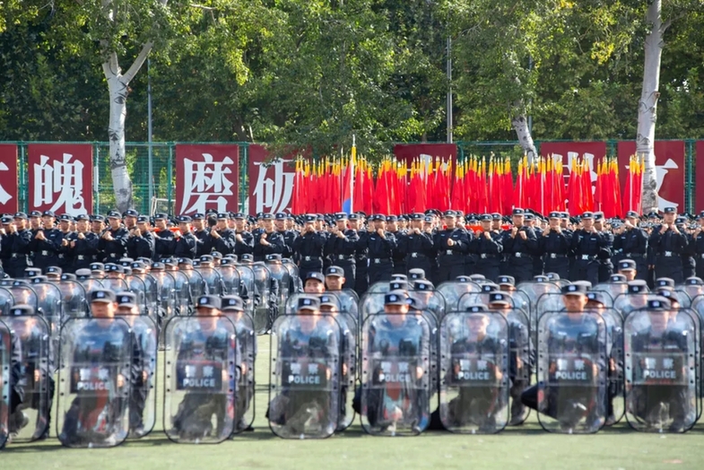 中国人民公安大学举行2025年新生警务化管理教育与训练汇报演练