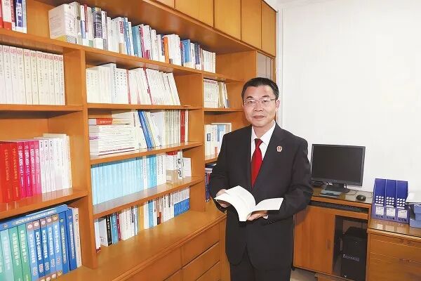 福建省厦门市中级人民法院院长谢开红：发扬特区精神 司法助力打造一流营商环境