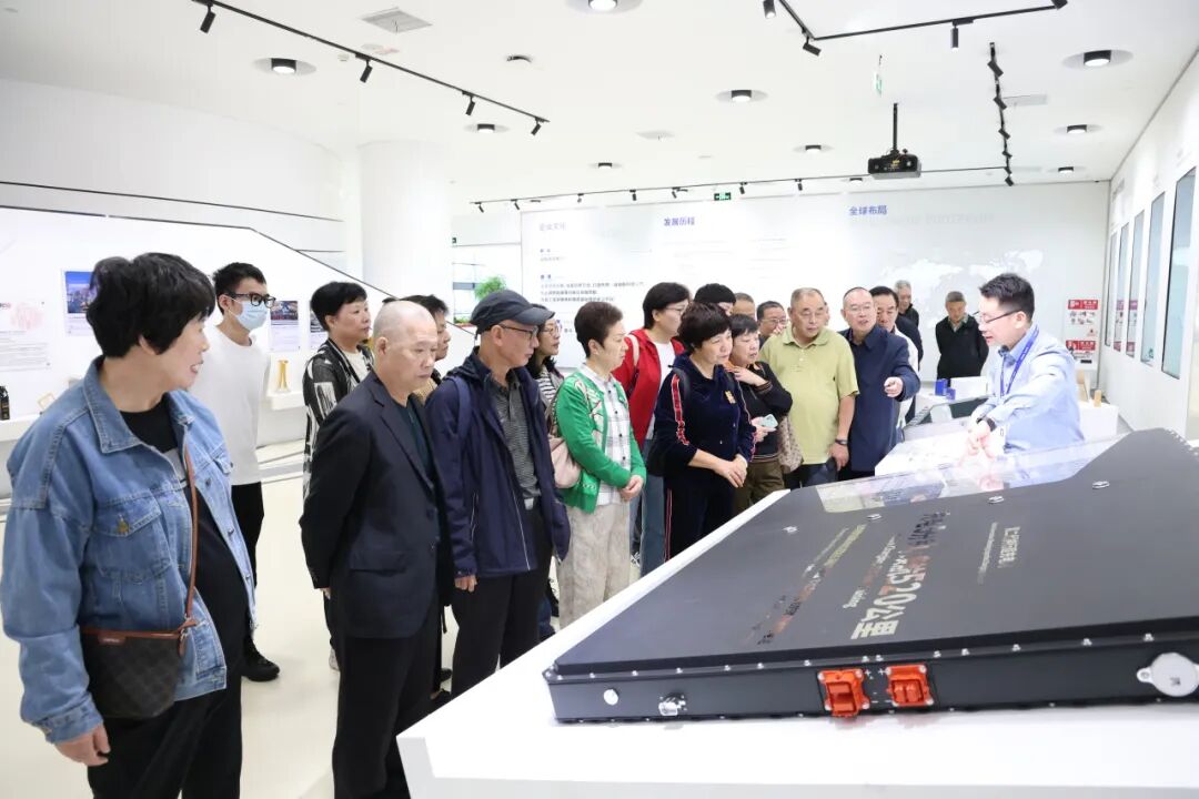 宁德中院开展“银龄心向党 情暖重阳节”主题活动 宁德中院开展“银龄心向党 情暖重阳节”主题活动