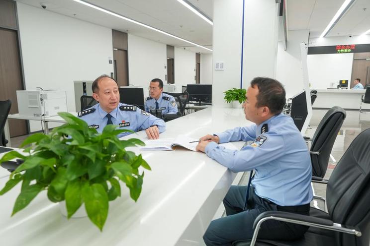 新华鲜报丨法平如水!让公平正义之光温暖人心