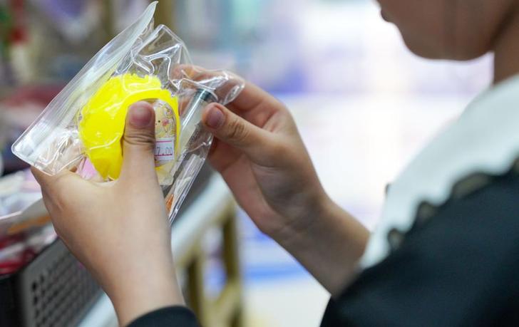 新华视点|网红玩具“捏捏乐”为何屡陷安全争议?