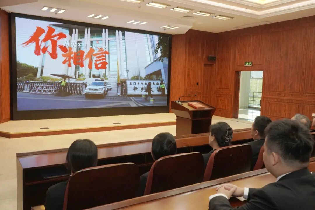 “宪”在宣誓!光荣与责任相拥