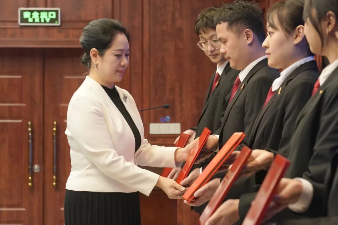 “礼”出司法好形象