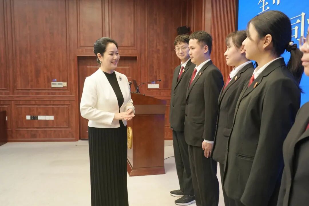 “礼”出司法好形象