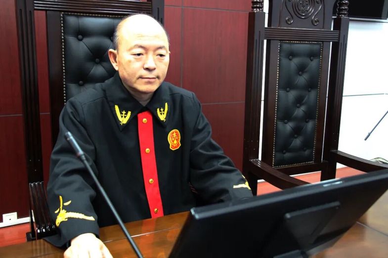 岂伊地气暖 自有岁寒心——一位法庭法官的执著与坚守 岂伊地气暖 自有岁寒心——一位法庭法官的执著与坚守