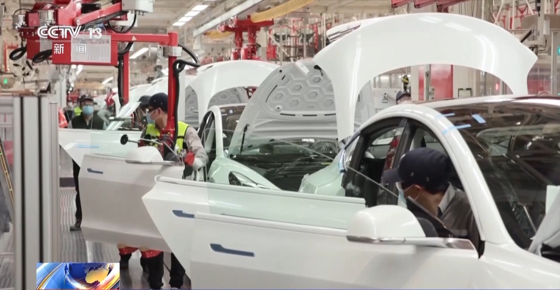 法治在线丨多家车企被精准“围猎” 如何斩断网络黑嘴背后的利益链?