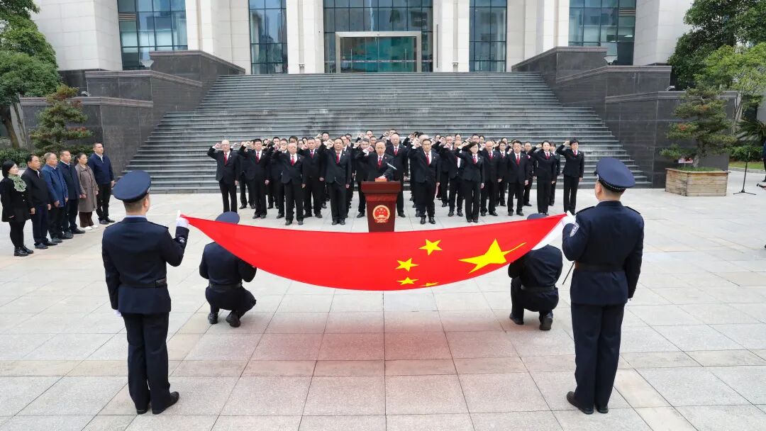 宁德中院举行宪法宣誓暨代表委员开放日活动