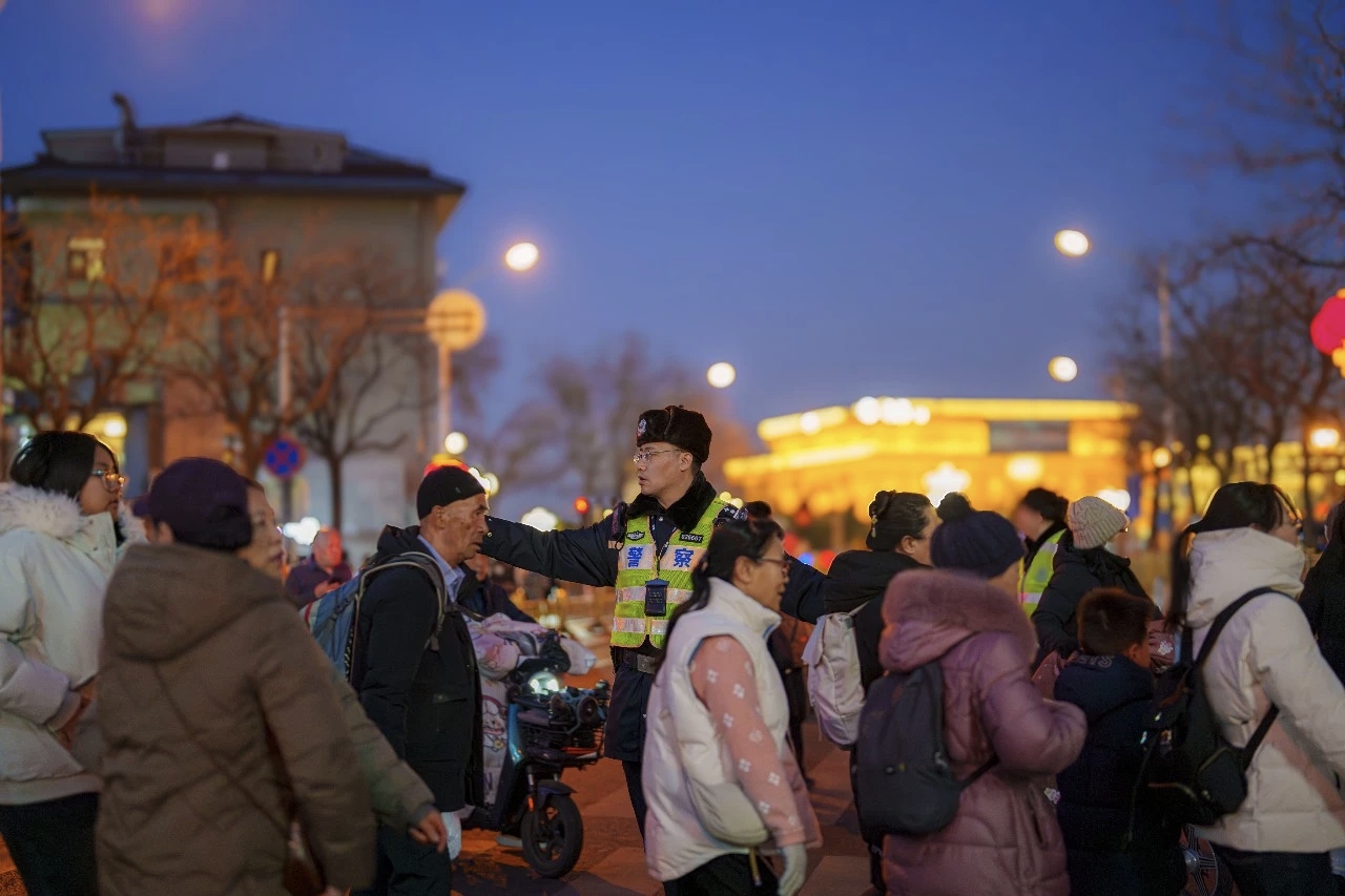北京市刑事治安警情同比下降30.2% 北京警方全情守护春节安宁欢乐祥和节日氛围