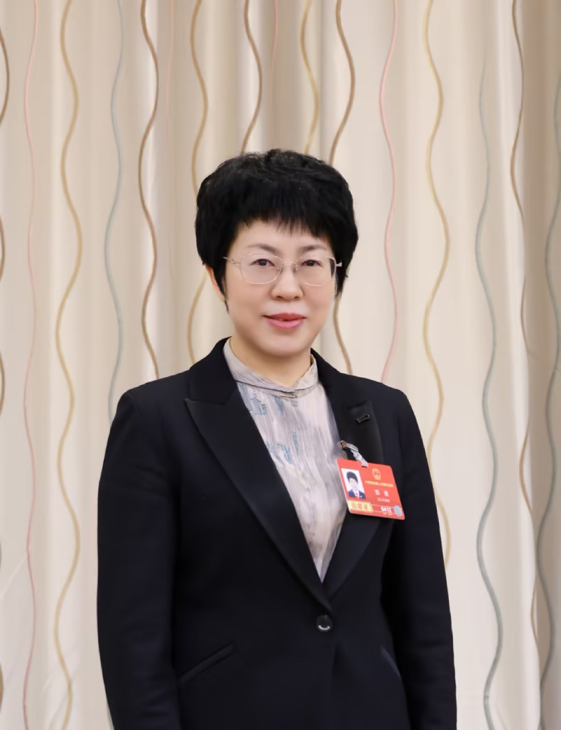 【两会说“法”·院长谈】全国人大代表、浙江高院院长郑青：健全完善适老型诉讼服务机制 让司法温情守护“夕阳红”