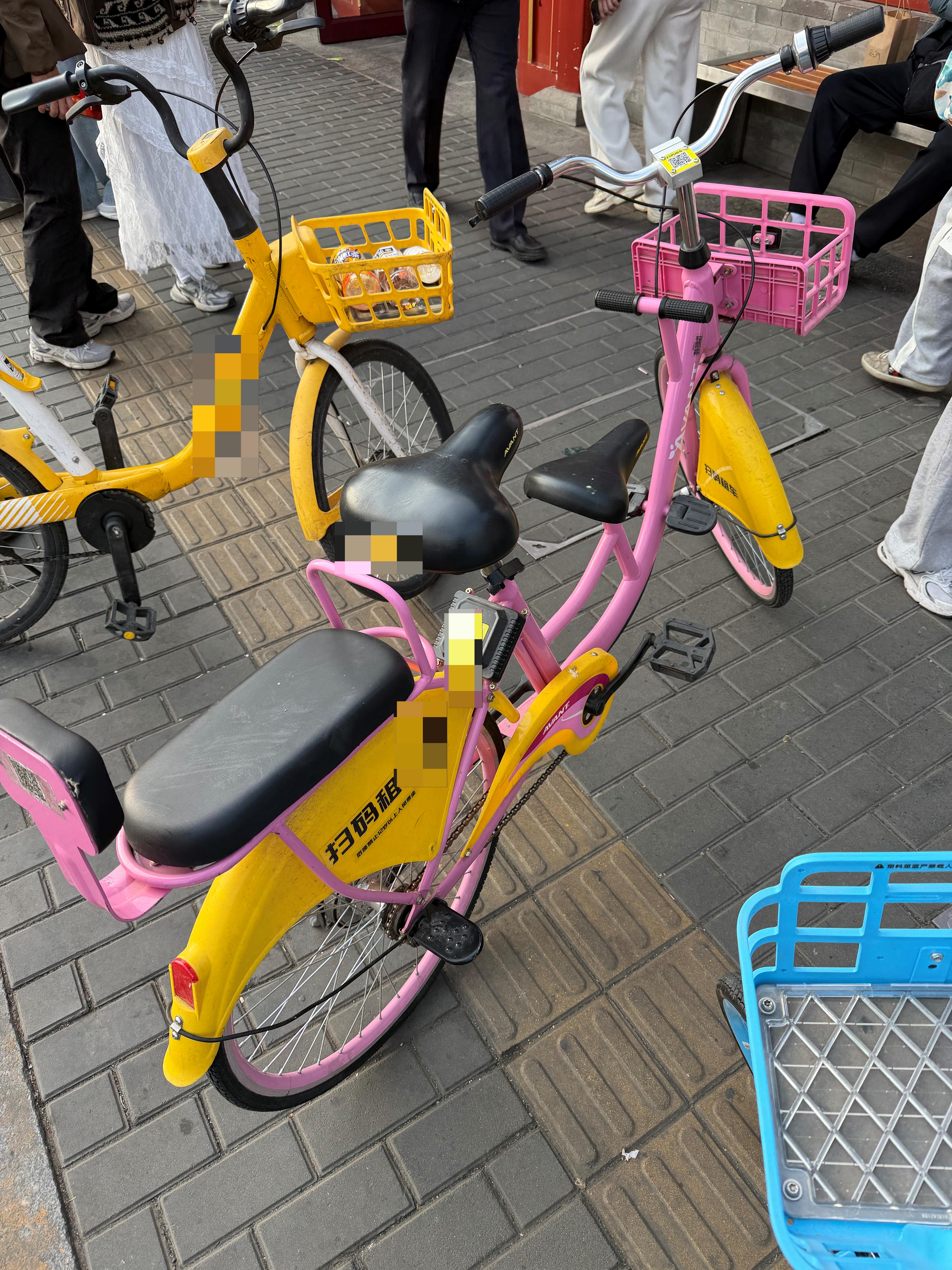 违规亲子共享单车再现,车从哪儿来?如何处置?