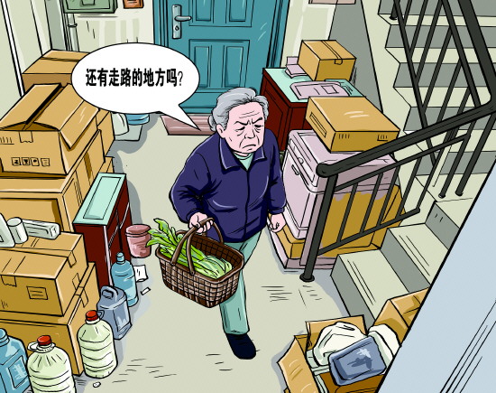 小区楼道杂物堆积顽疾何解 专家:疏堵结合打通楼道治理长效链条