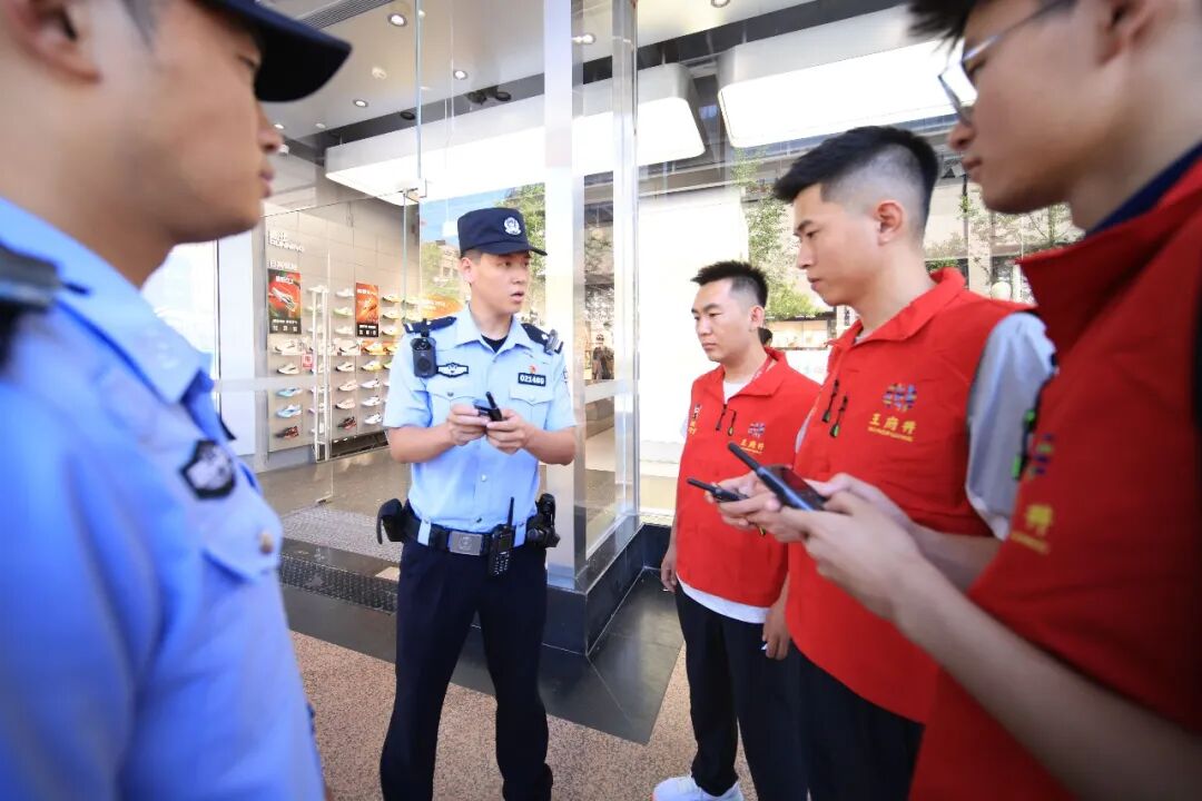北京东城公安启动 “ 警商守望 ” ,平安共治守护重点商业街区!