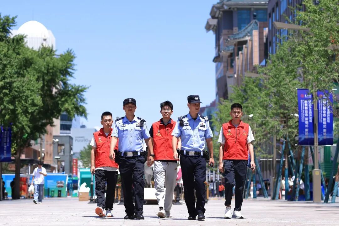 北京东城公安启动 “ 警商守望 ” ,平安共治守护重点商业街区!