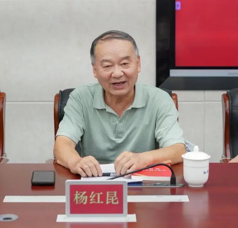 云南红河中院开展“学习英模精神 助推经济发展”青年干警学习交流活动