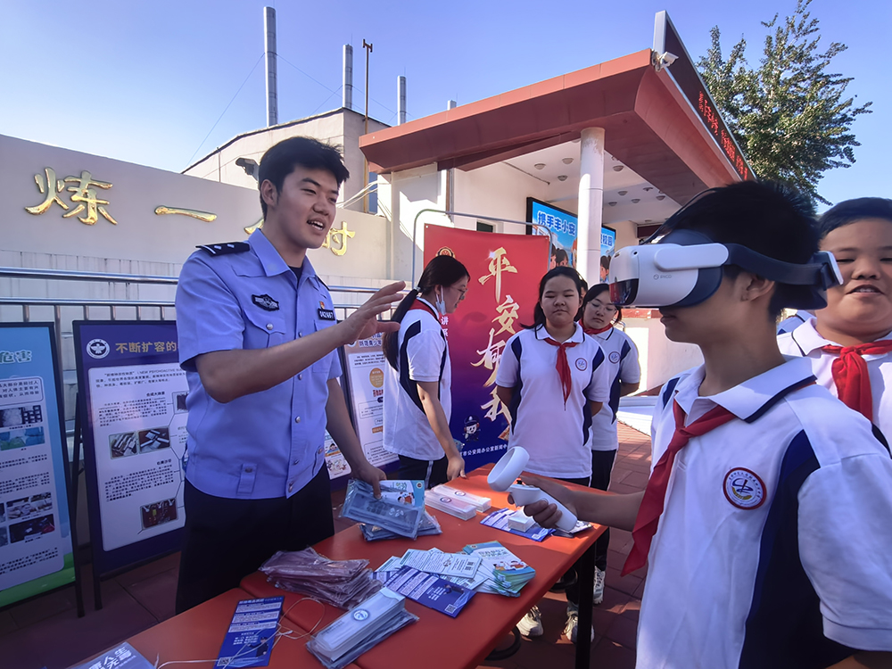开学第一课陆续开讲!北京警方护航新学期校园安全
